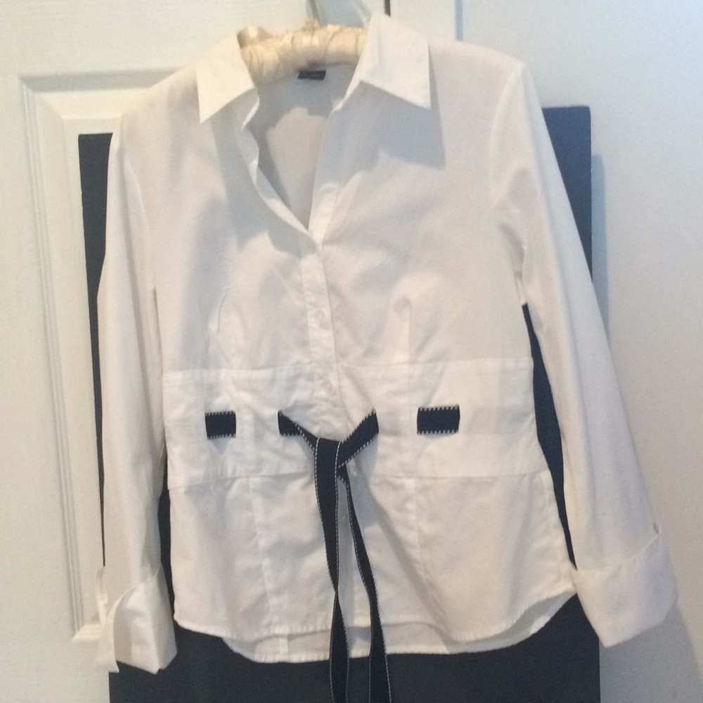 EUC CONDITION AUTOGRAPH NY SHIRT